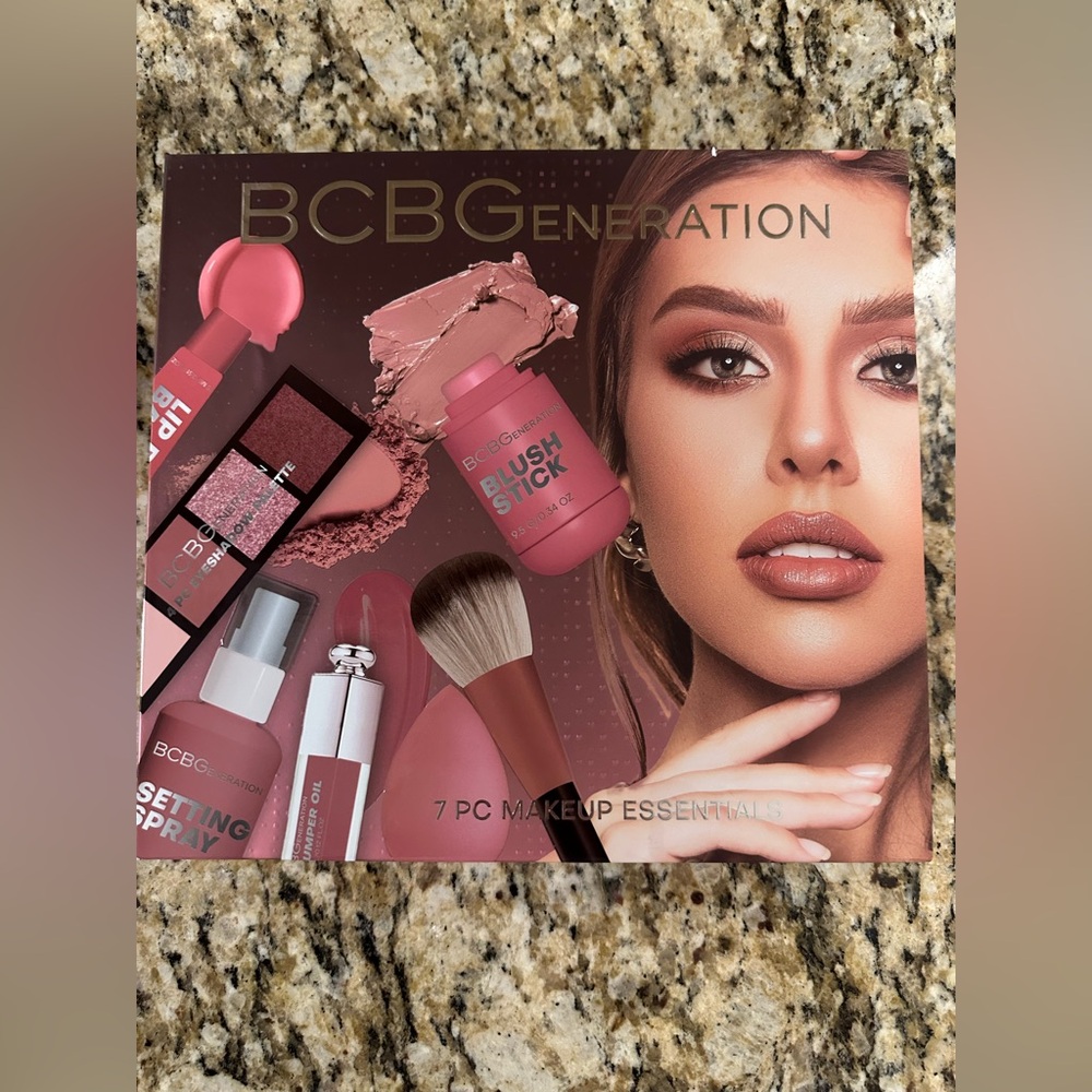 BCBGeneration 7-Piece Women’s Makeup Set - Rose Pink